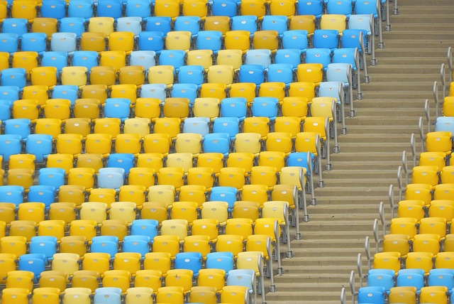 也將他推向 也將他推向